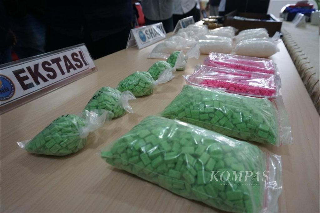Barang bukti pil ekstasi yang disita Badan Narkotika Nasional Provinsi Lampung, pada 2018 lalu.