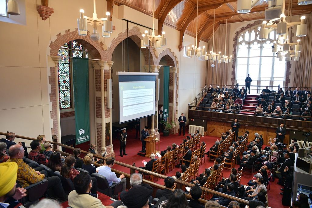 Wakil Presiden Ma'ruf Amin memberikan kuliah umum terkait pengalaman toleransi di Indonesia dan dialog antaragama di Victoria University of Wellington, Wellington, Selandia Baru, Rabu (28/2/2024).