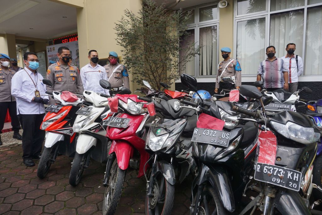 Sebanyak 23 pencuri ditangkap Jajaran Polresta Banyumas. Dari mereka, sebanyak 17 motor curian disita di Purwokerto, Banyumas, Jawa Tengah, Rabu (16/3/2022).