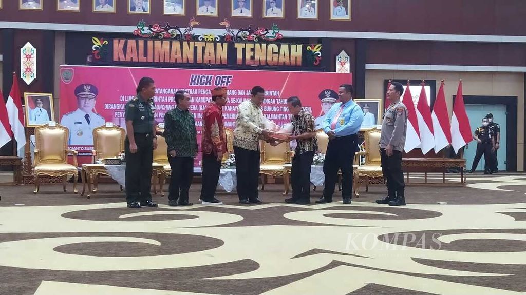 Pemerintah Provinsi Kalimantan Tengah dengan instansi terkait meluncurkan dua merek beras Kalimantan Tengah, yakni beras Siam Kahayan dan Burung Tingang, di Kota Palangkaraya, Rabu (12/1/2023),