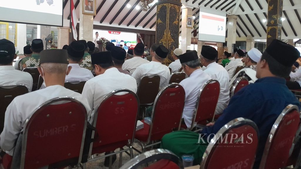 Suasana Seminar Fraksi PDI-P “Spirit Resolusi Jihad dalam Mempertahankan NKRI”-Refleksi Peringatan Hari Santri Ke-9 di Pendopo Kabupaten Malang, Jawa Timur, Selasa (24/10/2023) sore.