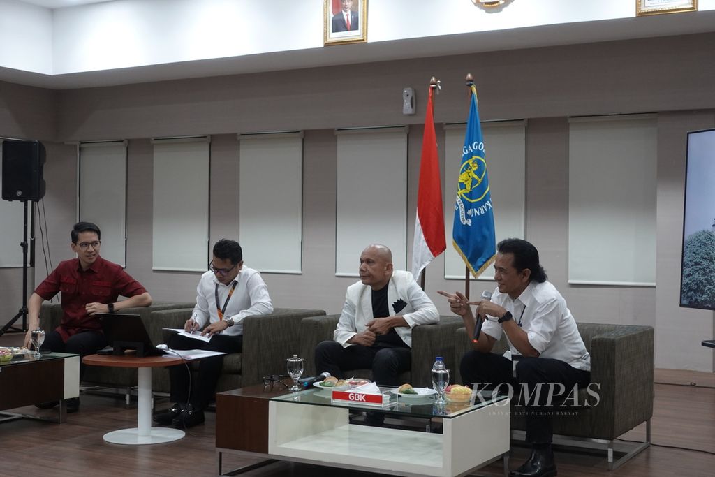 Pusat Pengelolaan Kompleks Gelora Bung Karno atau PPKGBK bersama kuasa hukumnya saat menggelar temu media di Jakarta, Jumat (29/9/2023).