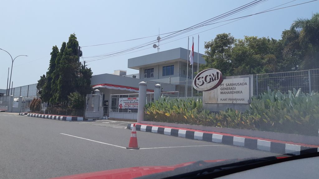 Salah satu perusahaan susu formula yang berlokasi di Klaten, Jawa Tengah, Jumat (2/9/2022). Meski menjadi lokasi pabrik susu formula, Klaten termasuk daerah yang tegas menolak penggunaan susu formula untuk bayi.