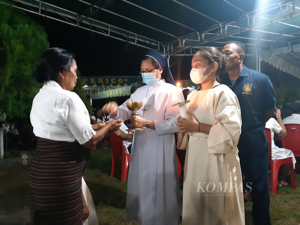 RD Hendrik Leni, Pastor Paroki Katedral Larantuka, Kabupaten Flores Timur, Nusa Tenggara Timur, Kamis (6/4/2023).