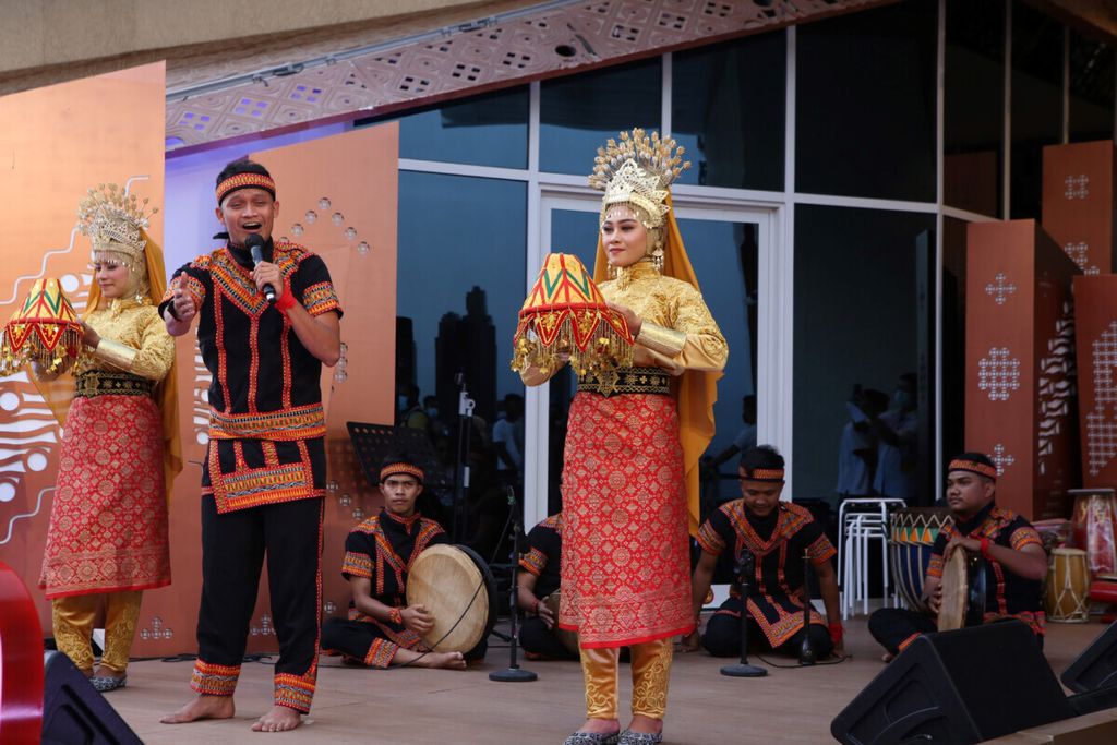 Tari Aceh yang ditampilkan dalamf orum Dubai Expo untuk menarik pengunjung dan investor
