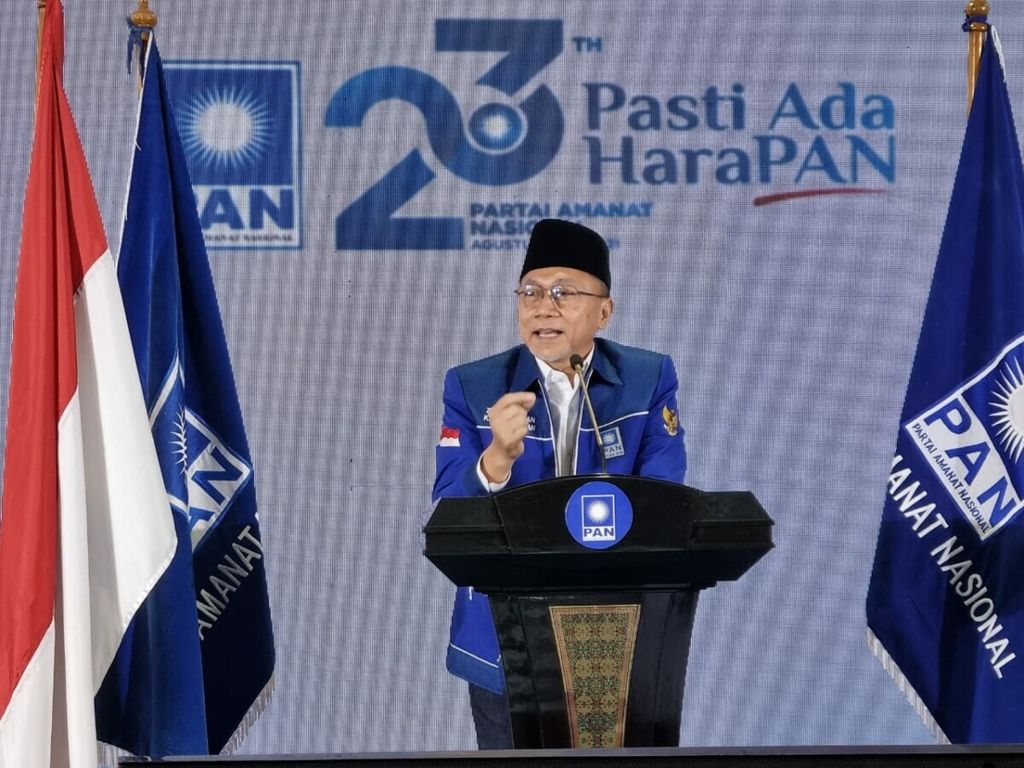 Ketua Umum Partai Amanat Nasional (PAN) Zulkifli Hasan dalam perayaan Hari Ulang Tahun PAN ke-23, Senin (23/8/2021), di Jakarta.
