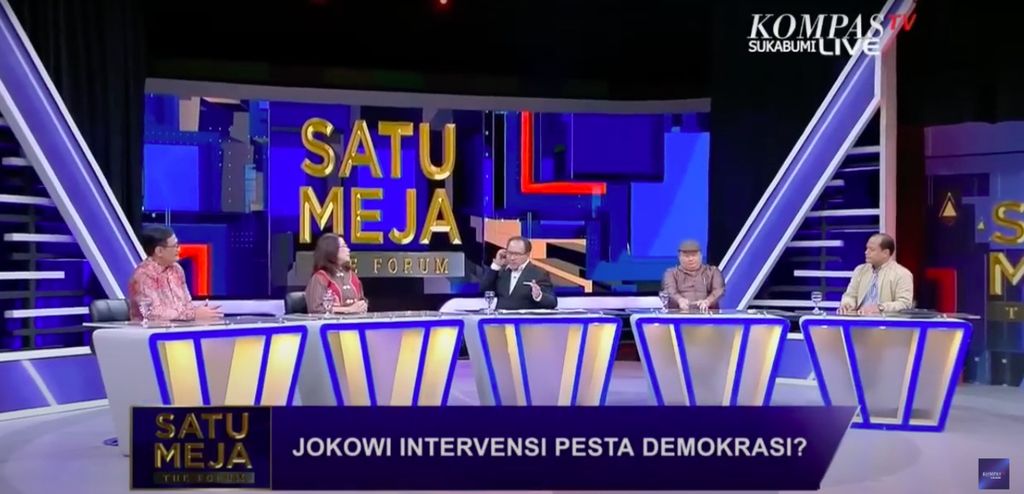 Program Satu Meja The forum episode “Jokowi Intervensi Pesta Demokrasi?” pada Rabu (10/5/2023) dipandu Wakil Pemimpin Umum Harian <i>Kompas </i>Budiman Tanuredjo dengan narasumber Wakil Presiden ke-10 dan ke-12 Jusuf Kalla yang hadir melalui panggilan video. 