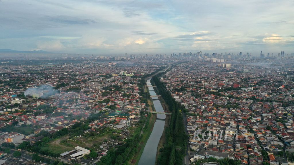 Foto aerial Kanal Banjir Timur di Duren Sawit, Jakarta Timur, Selasa (26/5/2020). 