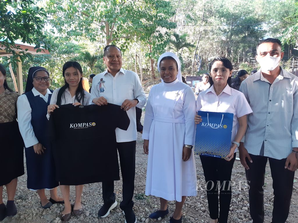 Sosialisasi akses gratis Kompas.id di Sekolah Tinggi Pastoral (Stipas) Keuskupan Agung Kupang di Kota Kupang, Nusa Tenggara Timur, Senin (27/5/2024).