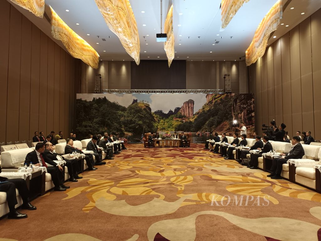 Wakil Presiden Ma’ruf Amin bertemu Ketua Komite Tetap Kongres Rakyat Provinsi Fujian Zhou Zuyi di Grand Ballroom C Lantai 3, Crowne Plaza Fuzhou Riverside, Republik Rakyat China, Jumat (15/09/2023).