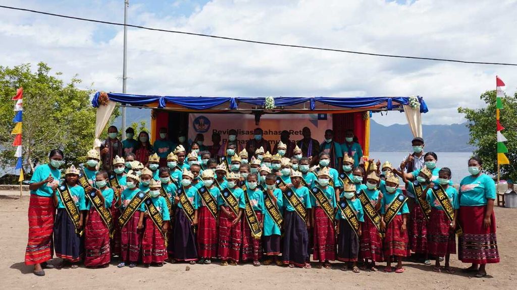 Kegiatan Revitalisasi Bahasa Daerah Retta di Kabupaten Alor yang terancam punah, Minggu (29/8/2021). Alor memiliki sekitar 32 bahasa daerah, tersebar di delapan pulau dari total 15 pulau di kabupaten itu.