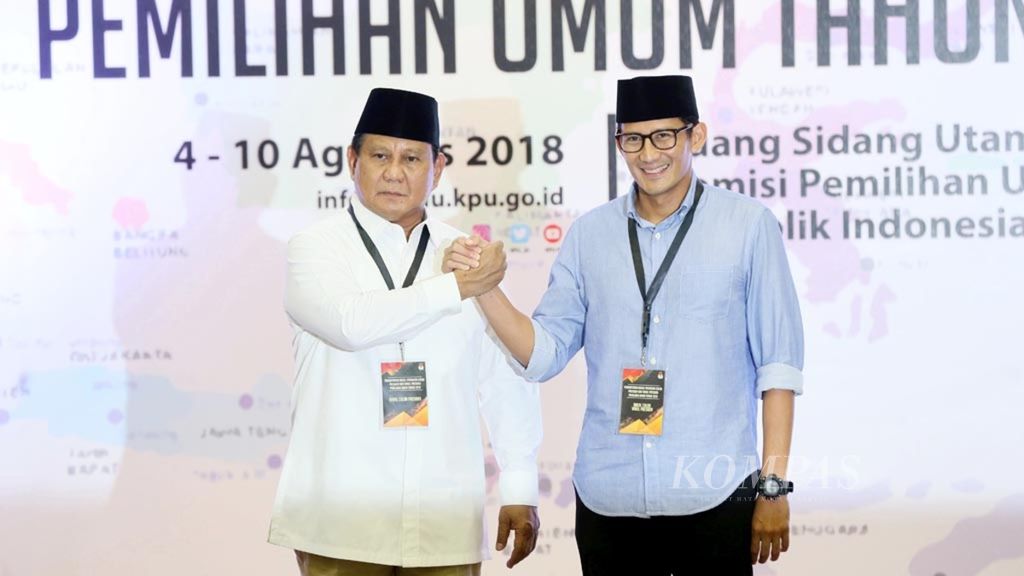 Pasangan calon presiden dan calon wakil presiden yang akan mengikuti Pilpres 2019, Prabowo Subianto dan Sandiaga Uno, mendaftarkan diri ke Kantor Komisi Pemilihan Umum, Jakarta (10/8/2018).