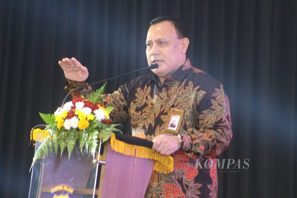 Ketua Komisi Pemberantasan Korupsi Firli Bahuri hadir dalam diskusi publik bertajuk War On Drugs di Palembang, Sumatera Selatan, Rabu (1/3/2023).