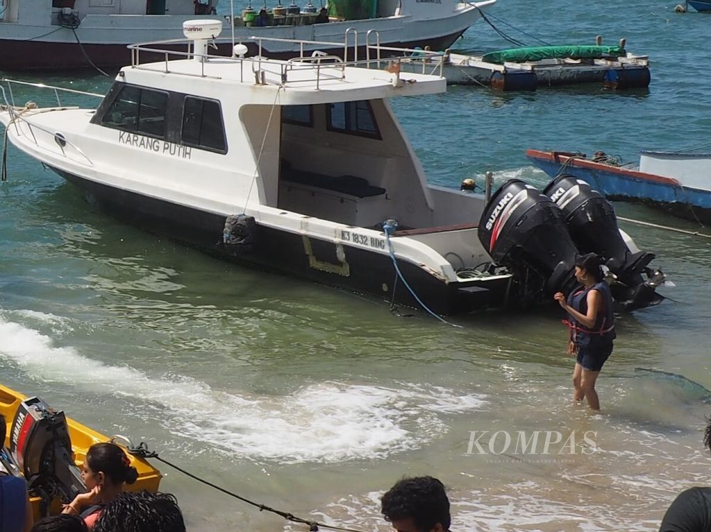 Industri pariwisata memanfaatkan Suzuki Marine di Pantai Nusa Dua, Bali. 