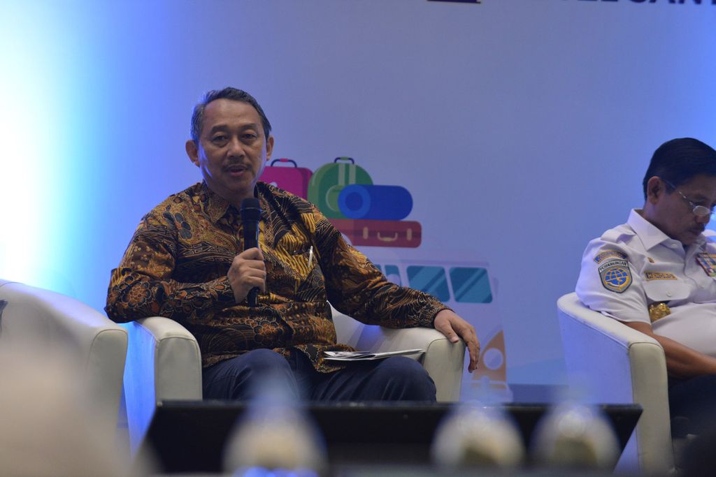 Pengamat Transportasi Djoko Setijowarno menjadi narasumber di acara Focus Group Discussion bertajuk "Mudik Aman Berkesan" di Hotel Santika Hayam Wuruk, Jakarta Barat, Kamis (6/4/2023). 