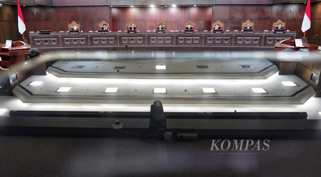 Mahkamah Konstitusi (MK) menggelar sidang putusan uji formil di ruang sidang Mahkamah Konstitusi (MK), Jakarta, Selasa (16/1/2024). Sidang dipimpin Ketua MK Suhartoyo.