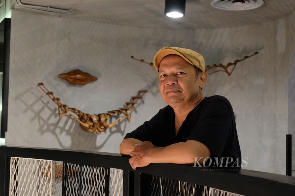 Sutradara sekaligus pembuat film dokumenter, Tonny Trimarsanto, pada Kamis (7/12/2023) di Yogyakarta. 