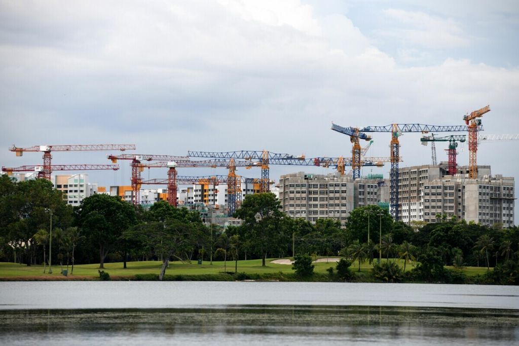 Pembangunan perumahan rakyat di Singapura, 21 Juli 2020. 