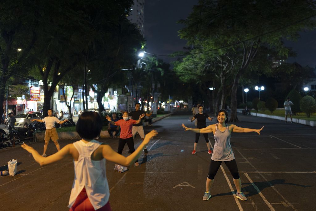 People were exercising in a park in Ho Chi Minh City, Vietnam on January 11, 2024.