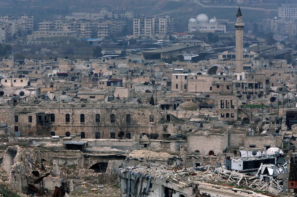 Foto yang diambil akhir Januari 2017 memperlihatkan bagian kota tua Aleppo, Suriah, yang hancur berantakan.