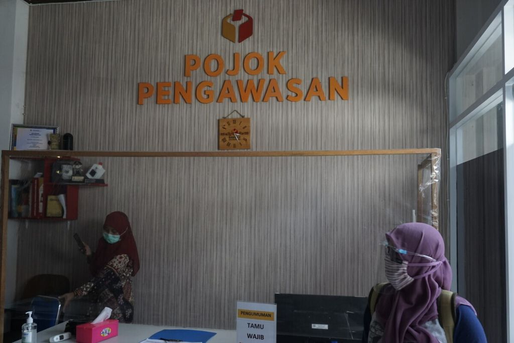 Suasana Kantor Badan Pengawas Pemilu Balikpapan, Kalimantan Timur, Jumat (9/10/2020).