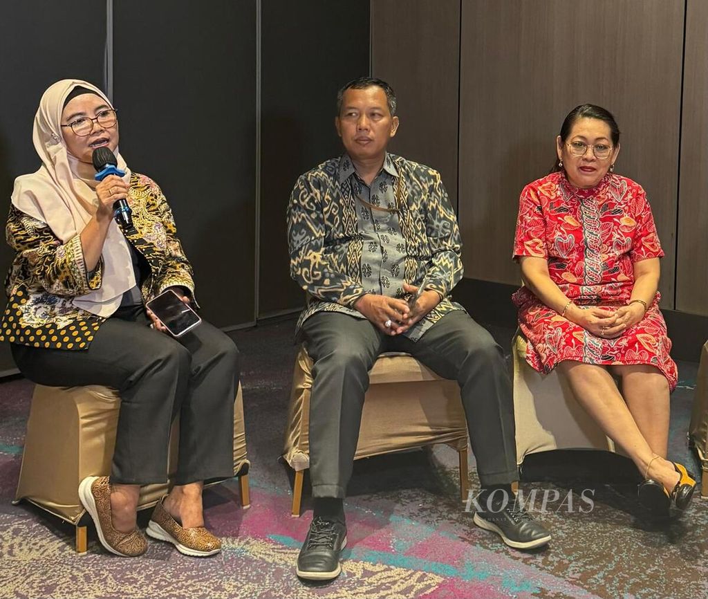 Dalam rangka memperingati dua tahun UU TPKS, Komnas Perempuan menggelar diskusi “Perkembangan Pelaksanaan UU Nomor 12 Tahun 2022 tentang Tindak Pidana Kekerasan Seksual” pada Jumat (3/5/2024) di Jakarta. Komisioner Komnas Perempuan, Siti Aminah Tardi (kiri), menyampaikan keterangan. 