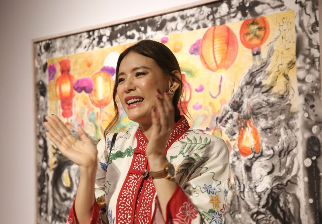 Olga Lydia dalam pembukaan pameran seni <i>Merayakan Kebersamaan</i> di Bentara Budaya Jakarta, Jakarta Pusat, Kamis (22/2/2024).