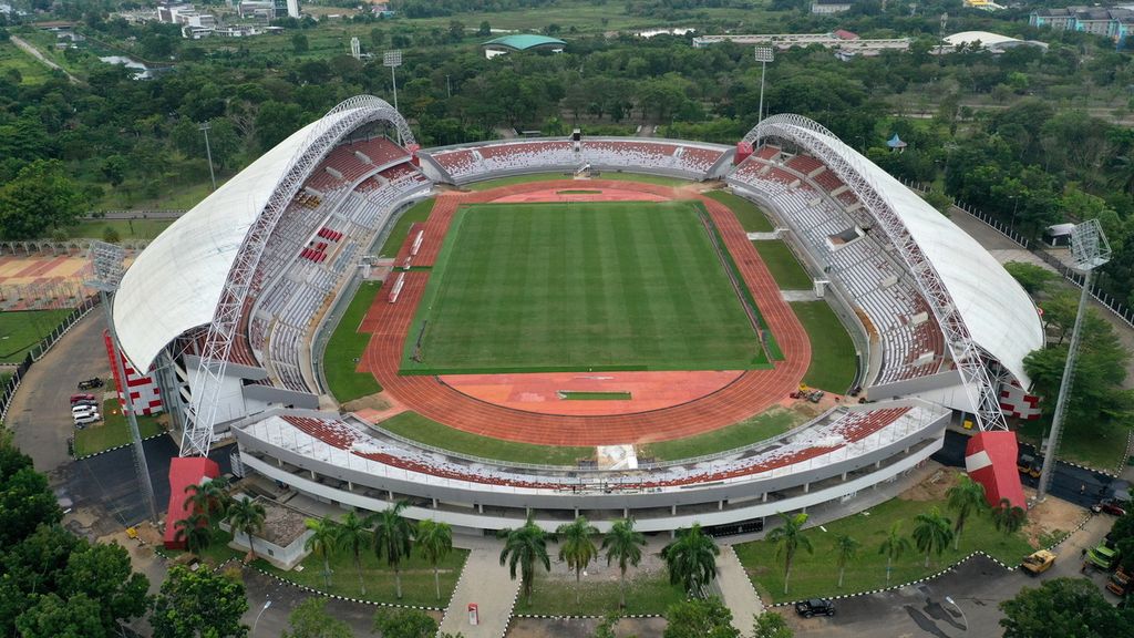 Foto udara kawasan Stadion Gelora Sriwijaya Jakabaring, di Palembang, Sumatera Selatan, Jumat (24/3/2023). FIFA menilai masih ada sejumlah detail kecil yang perlu dibenahi oleh Stadion Gelora Sriwijaya untuk dapat digunakan sebagai tempat pelaksanaan Piala Dunia U-20 2023. Pemerintah dan pengelola stadion optimistis bisa membenahi semuanya. 