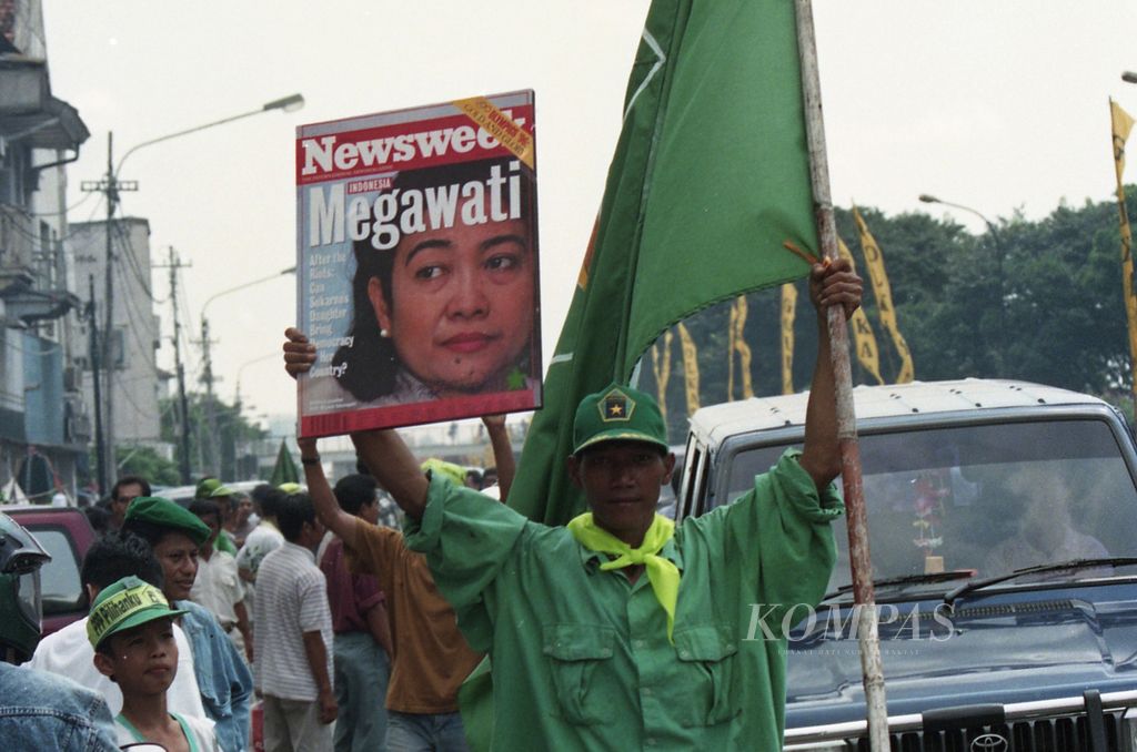 Isu politik Mega Bintang sempat mencuat dalam kampanye menjelang Pemilu 1997. Isu ini kemudian dilarang dimunculkan dalam kampanye.