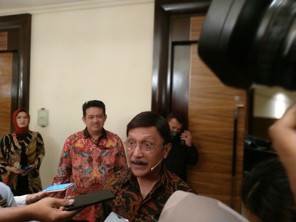 Direktur Utama Badan Pengelola Dana Perkebunan Kelapa Sawit Eddy Abdurrachman saat ditemui seusai konferensi pers akhir tahun di Jakarta, Kamis (22/11/2022).