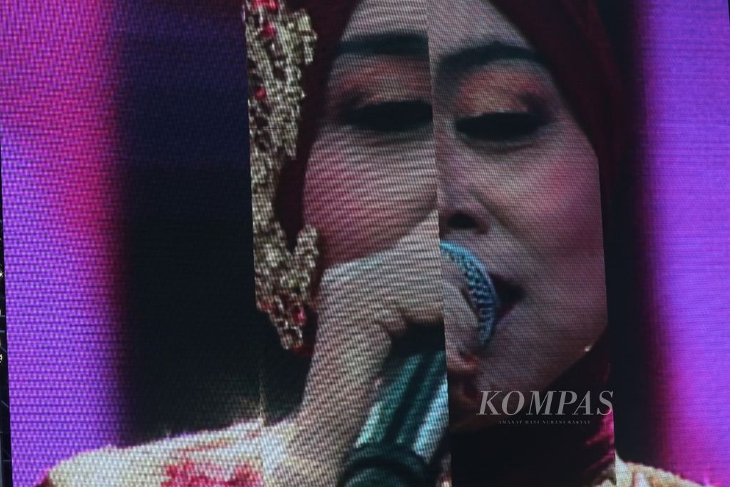 Kelompok kasidah asal Semarang, Nasida Ria, tampil dalam Synchronize Festival di Gambir Expo, Kemayoran, Jakarta, Minggu (6/10/2019).