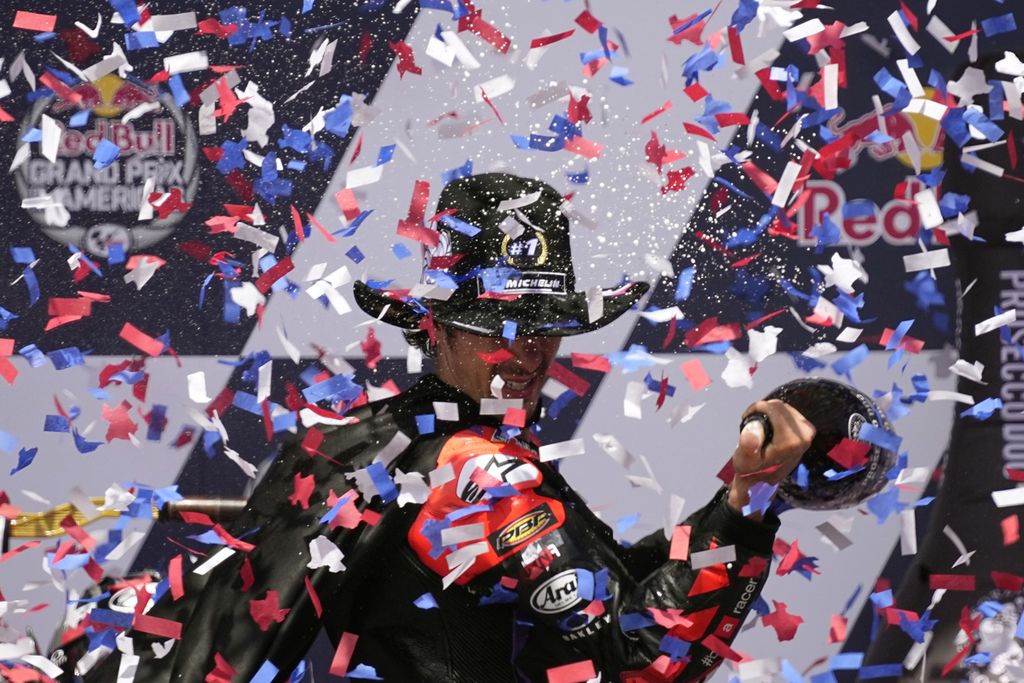 Pebalap tim Aprilia, Maverick Vinales, merayakan kemenangannya pada MotoGP seri Amerika Serikat di Circuit of the Americas (COTA), Austin, Texas, Senin (15/4/2024) dini hari WIB.
