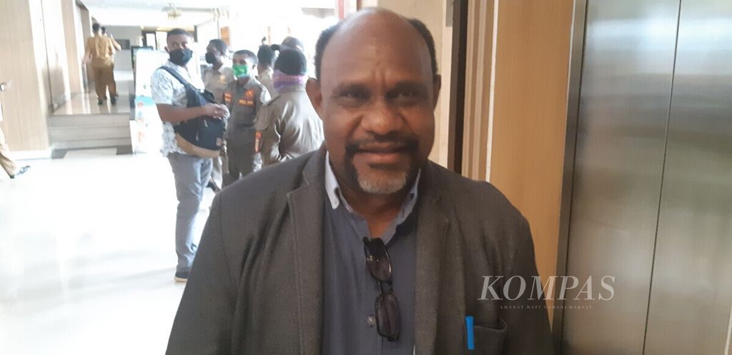 Ketua Majelis Rakyat Papua Timotius Murib saat ditemui di Jayapura, Papua, Senin (3/8/2030). 