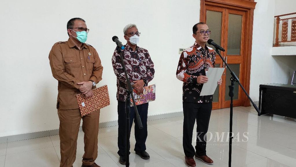 Pengumuman Upah Minimum Provinsi (UMP) DIY tahun 2023 di kompleks Kepatihan, Yogyakarta, Senin (28/11/2022).