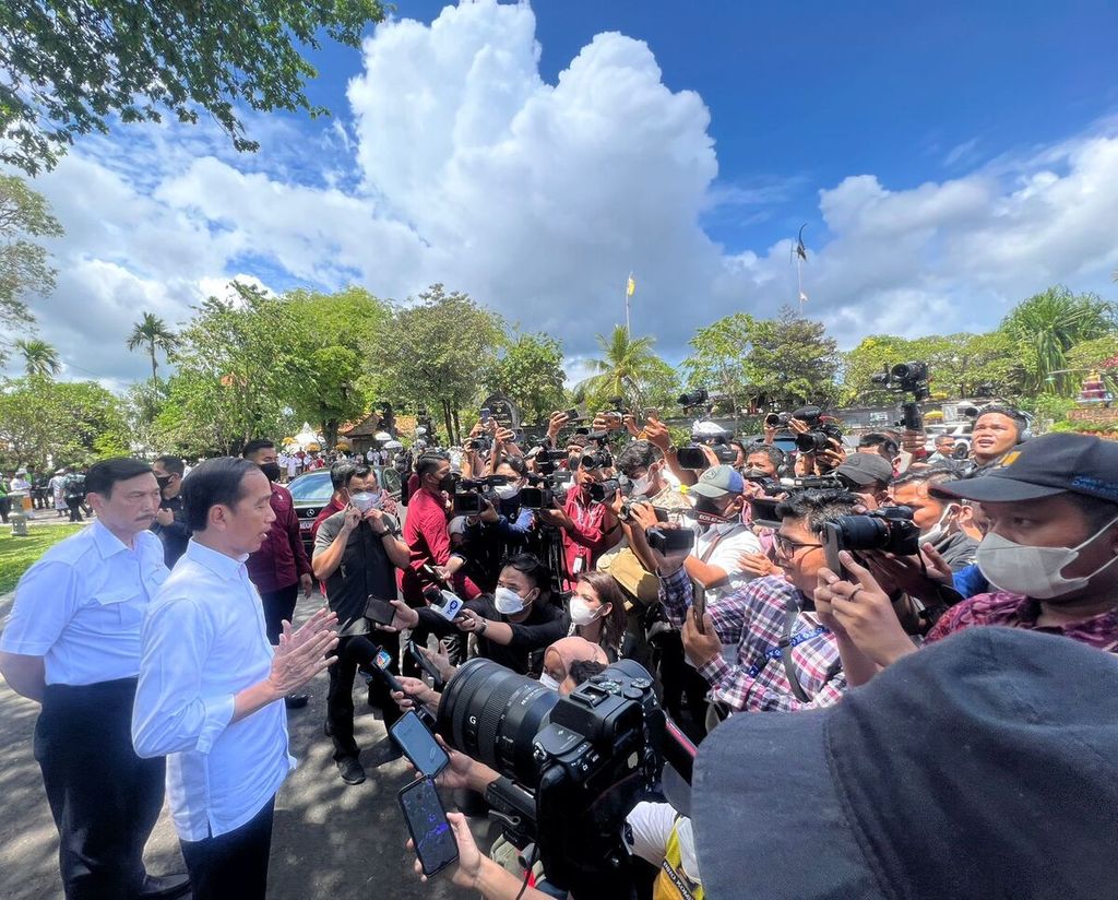 Presiden Joko Widodo meninjau secara langsung sejumlah tempat yang akan dijadikan lokasi penyelenggaraan Konferensi Tingkat Tinggi G20 di Bali, Selasa (8/11/2022).
