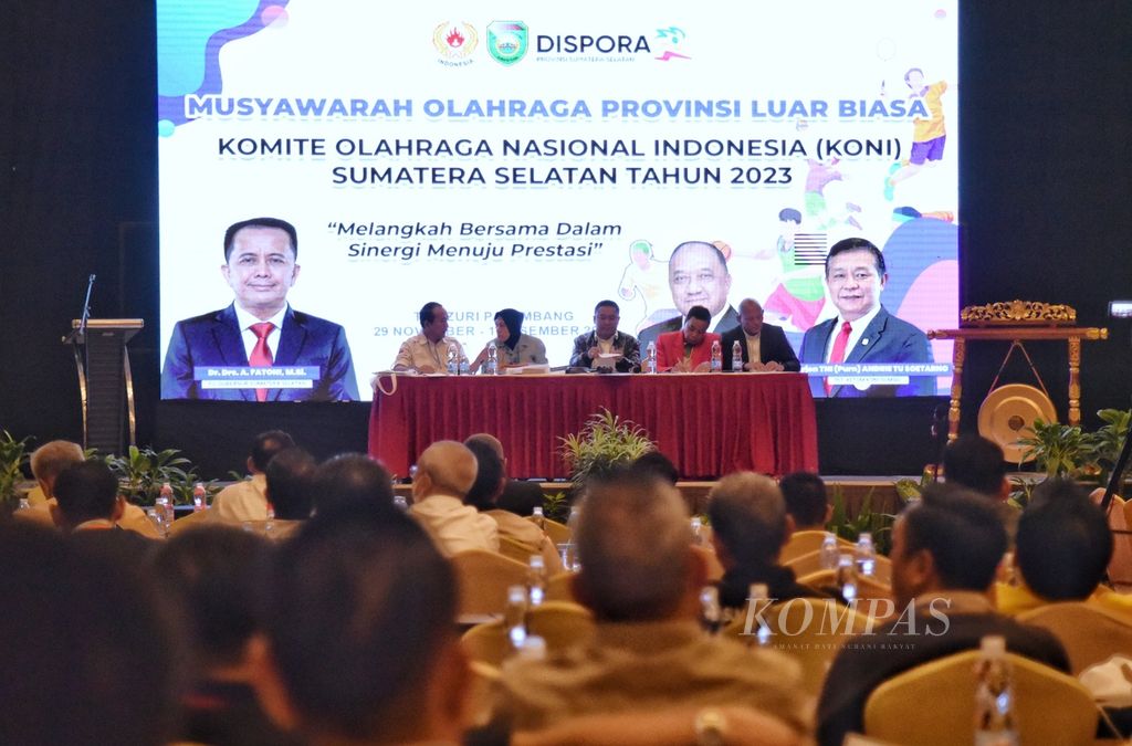 Suasana Musyawarah Olahraga Provinsi Luar Biasa KONI Sumatera Selatan di Palembang, Jumat (1/12/2023). Ketua Persatuan Catur Seluruh Indonesia Sumsel Yulian Gunhar terpilih secara aklamasi sebagai Ketua KONI Sumsel 2023-2027.