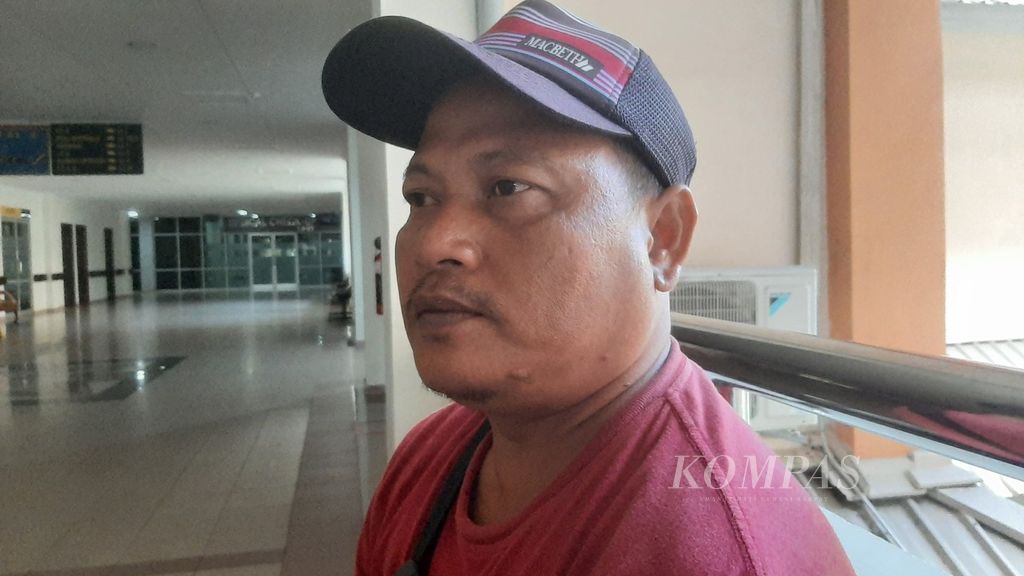 Limseng (44), suami Natalia (32), saat ditemui di salah satu rumah sakit di Kota Pontianak, Kalimantan Barat, Kamis (25/4/2024).