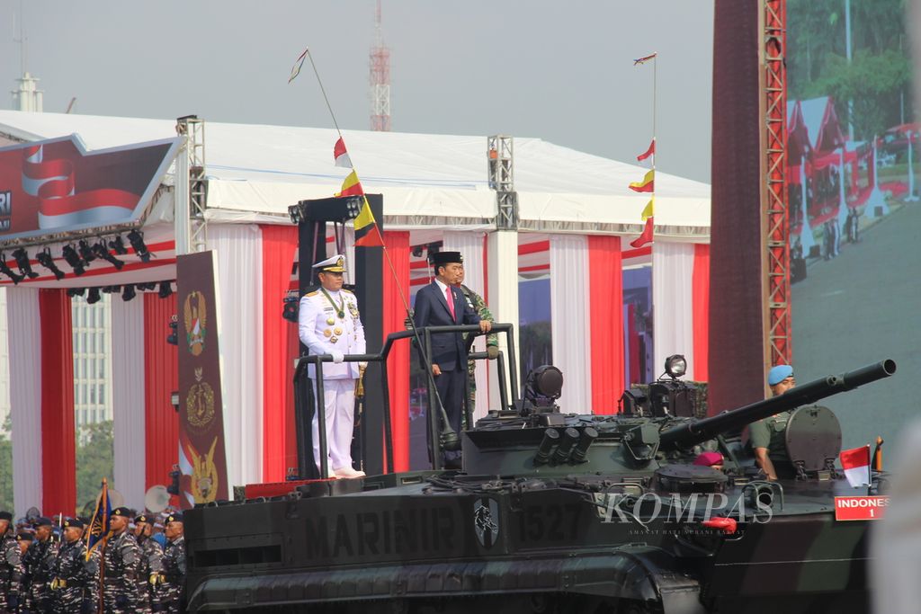 Presiden Joko Widodo menjadi Inspektur Upacara HUT Ke-78 TNI di Monas, Jakarta, Kamis (5/10/2023).