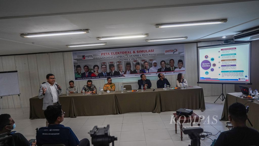 Suasana diskusi yang digelar lembaga Voxpol Center dengan tema Peta Elektoral dan Simulasi Kandidat Capres-Cawapres Potensial Pilpres 2024 di Hotel Alia, Cikini, Jakarta, Jumat (18/11/2022). 