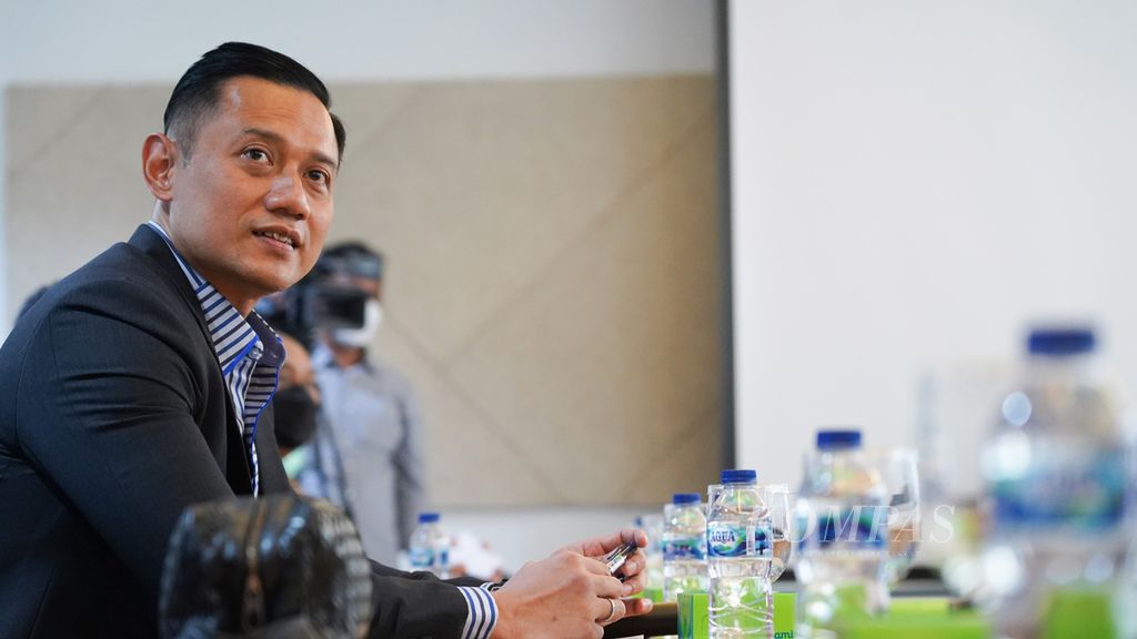 Ketua Umum Partai Demokrat Agus Harimurti Yudhoyono ketika berkunjung ke Redaksi Harian <i>Kompas</i>, Jakarta, Jumat (24/6/2022). 