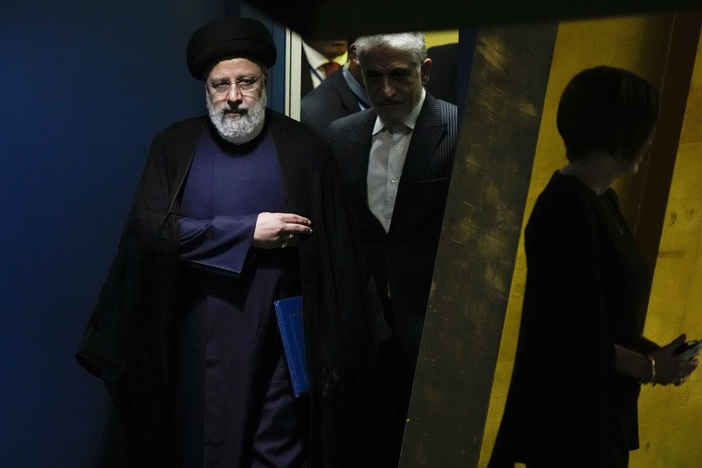 Presiden Iran Ebrahim Raisi saat tiba dalam sesi ke-78 Sidang Majelis Umum Perserikatan Bangsa-Bangsa di New York City pada Selasa (19/9/2023).