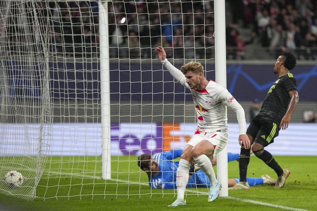 Timo Werner dari Leipzig mencetak gol ketiga timnya saat melawan Real Madrid. Los Blancos ketinggalan dua gol lebih dulu.