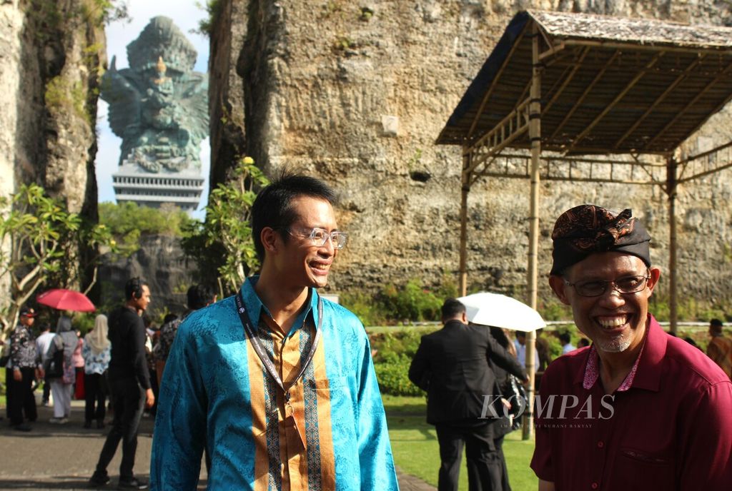 Menteri Pembangunan Sosial dan Keluarga Singapura Masagoz Zulkifli (kanan) di Taman Budaya Garuda Wisnu Kencana (GWK), Bali, Senin (8/5/2023).