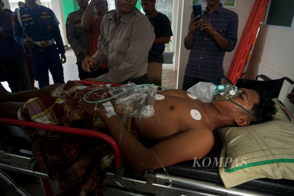 Putra (17), korban penembakan polisi di Konawe Selatan, Sulawesi Tenggara, dirujuk untuk mendapatkan perawatan, pada Jumat (24/11/2023), di Kendari. Pada Minggu (26/11/2023), ia meninggal di RS Bhayangkara Kendari. 