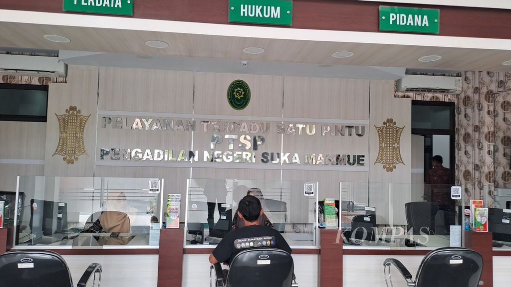 Suasana Pengadilan Negeri Suka Makmue, Kabupaten Nagan Raya, Provinsi Aceh, Kamis (20/10/2022). Pengadilan Negeri Suka Makmue belum melakukan penyitaan aset perusahaan pembakar lahan gambut karena terkendala pada proses penghitungan nilai aset oleh tim <i>appraisal</i>.