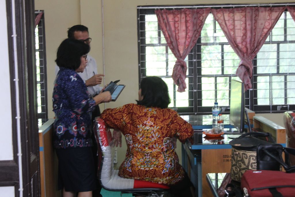 Peserta pelatihan mengikuti kegiatan yang dilaksanakan Yayasan Batang Kayu Garing bersama Badan Riset dan Inovasi Nasional (BRIN) di Kota Palangkaraya, Kalimantan Tengah, Rabu (13/4/2022). Pangan lokal mulai dilirik untuk diolah dan diteliti.