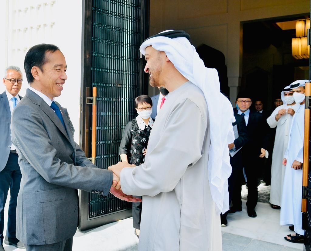 Pertemuan Presiden Joko Widodo dan Presiden UEA Sheikh Mohamed bin Zayed al-Nahyan di Istana Al Shatie, Abu Dhabi, Jumat (1/7/2022), berlangsung akrab dan hangat. 