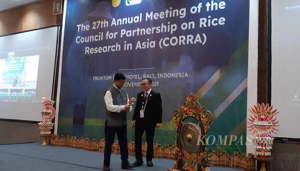 Indonesia menjadi tuan rumah Pertemuan Ke-27 Council for Partnership on Rice Research in Asia (CORRA). Pembukaan acara pertemuan CORRA di Kuta, Badung, Bali, Rabu (1/11/2023),