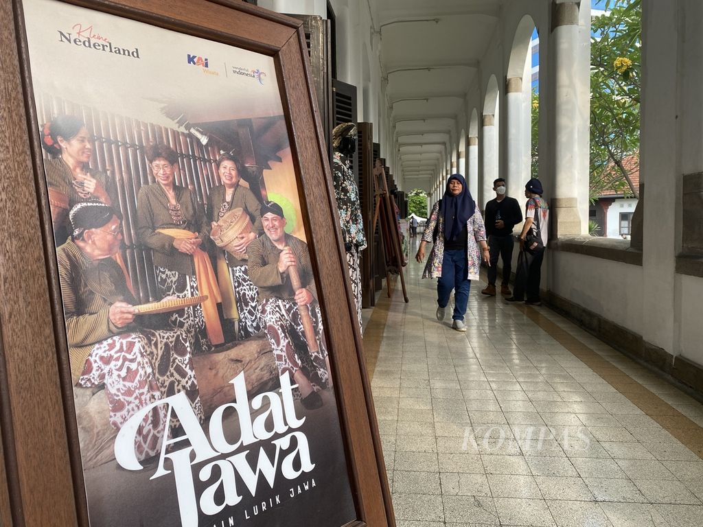 Suasana di Museum Lawang Sewu, Kota Semarang, Jawa Tengah, Minggu (23/4/2023). Pada masa libur Lebaran 2023, jumlah pengunjung di destinasi wisata ini meningkat. Peningkatan terjadi dari sebanyak 985 orang pada Rabu (19/4/2023) menjadi sebanyak 6.732 orang pada Senin (24/4/2023).