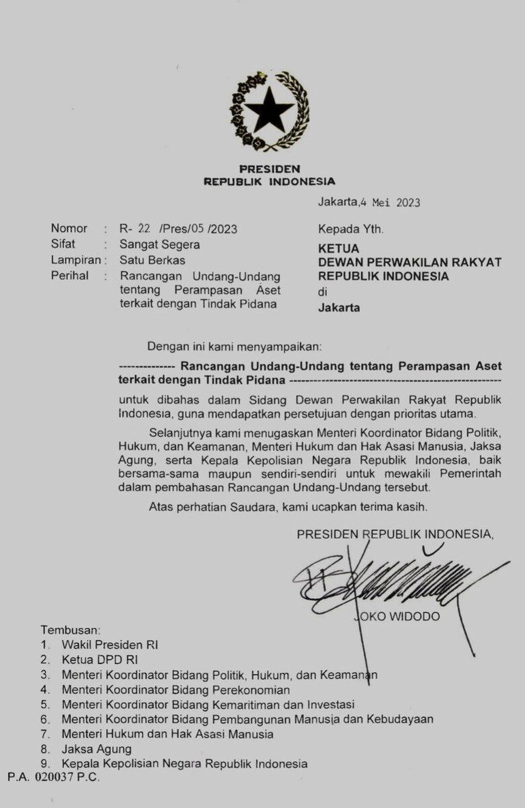 Hasil tangkapan layar surat presiden (surpres) yang dikirimkan pemerintah kepada DPR sebagai permintaan untuk membahas bersama draf Rancangan Undang-undang Perampasan Aset. Surat ditandatangani oleh Presiden Joko Widodo dan dikirimkan ke DPR tertanggal, Kamis (4/5/2023).